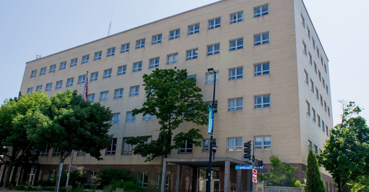 Inexperienced Bay Frequent Council votes to take away audio units from metropolis corridor